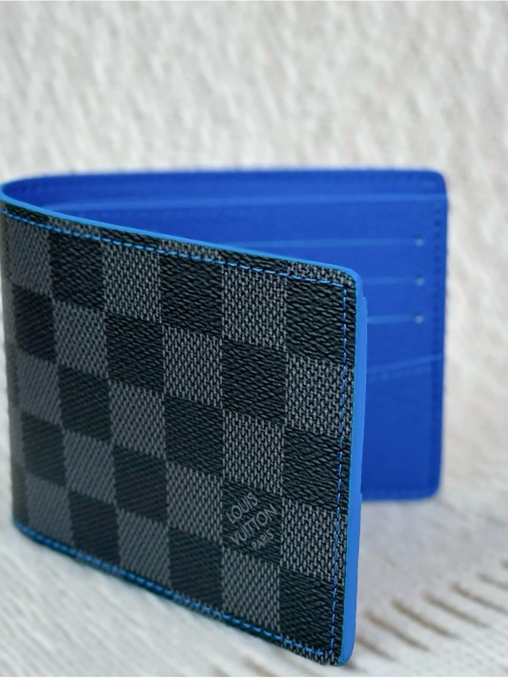 Louis Vuitton Slender Wallet in Damier Graphite canvas with blue leather lining - Picture 7 of 7